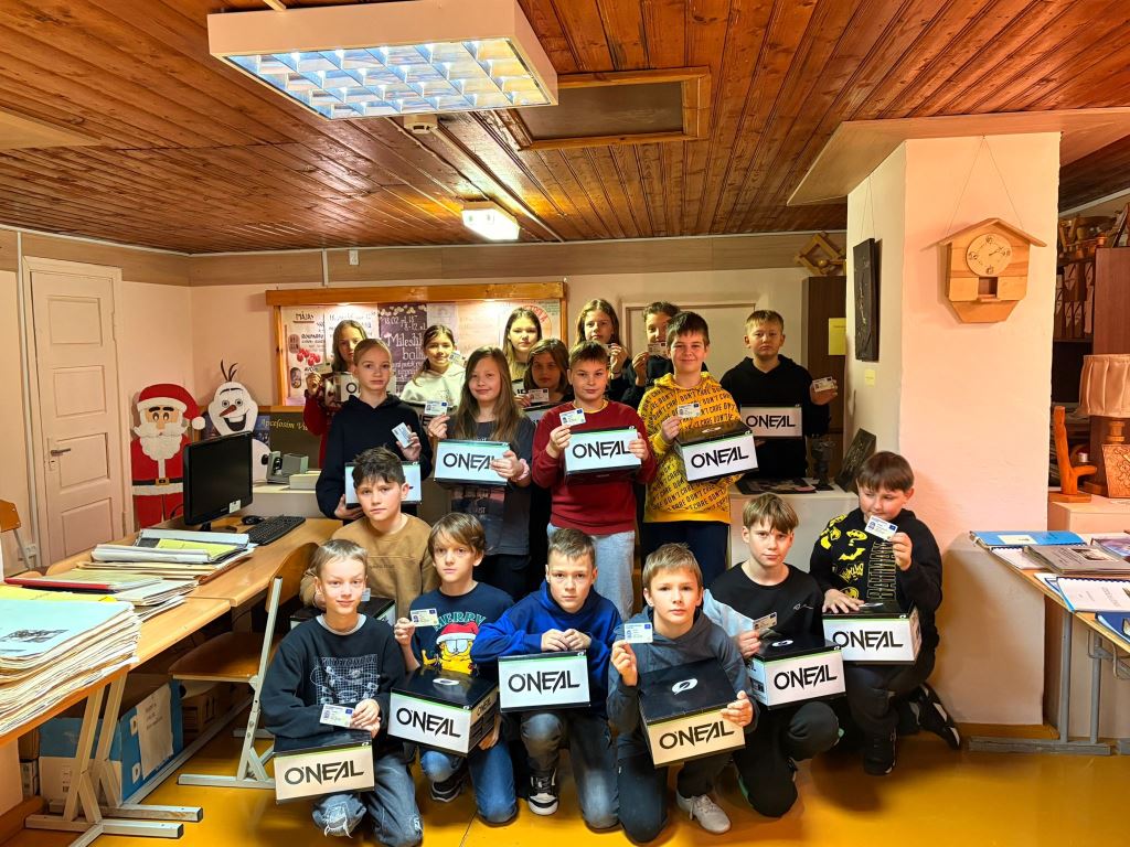 Viesītes vidusskolā norisinājušās velo apmācības skolēniem