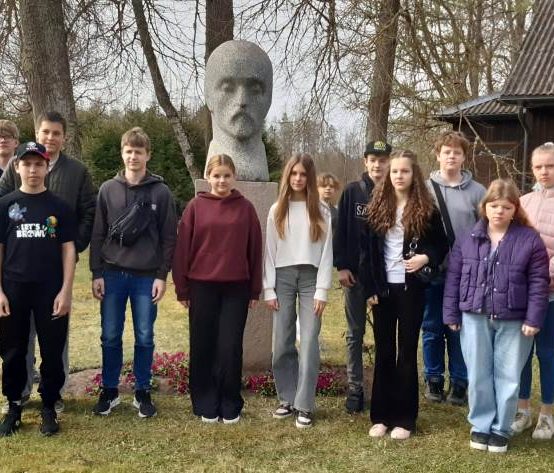 6. un 7. klase 29. aprīlī devās mācību vizītē uz Raiņa muzeju “Tadenava”